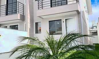 Imagem 5: Sobrado no Aririú com 3 quartos sendo 1 suíte, 3 banheiros e 1 vaga de garagem