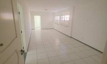 Imagem 3: Apartamento com 3/4, 2 banheiros e garagem