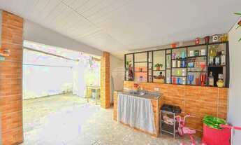 Imagem 5: Casa para venda tem 150 metros quadrados com 3 quartos em Novo Mundo - Curitiba - PR