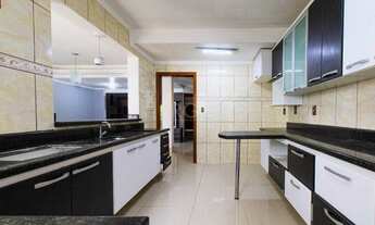 Imagem 6: Casa para Venda - 300m², 4 dormitórios, sendo 1 suites, 4 vagas - Jardim Floresta