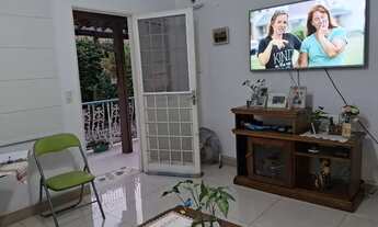 Imagem 2: Ótima casa linear 2 quartos em pequeno condomínio. Maria Paula. Cód: 0519