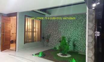 Imagem 6: Leo vende, Papagaio, 2