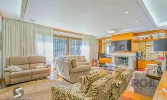 Imagem 2: Casa 221m² - 3 dormitórios, 1 suíte, 4 vagas de garagem no bairro Vila Assunção