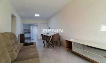Imagem 7: BENIN ALUGA - Apartamento mobiliado com 03 dormitório, sendo 01 suíte, sala de estar com d