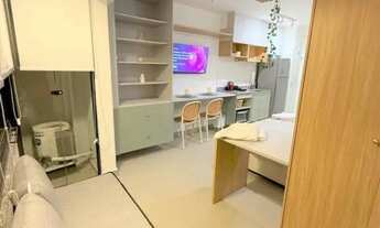 Imagem 4: Studio de 1 quarto, mobiliado, com varanda, linda vista e ótima estrutura no prédio. Perto