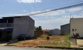 Imagem 2: Terreno 360m² no Jardim Europa Localização Privilegiada, Rua L-007, Região em Plena Valor