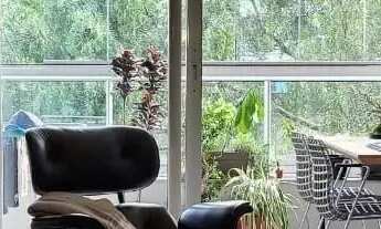 Imagem 2: Apartamento Mobiliado à Venda com Acesso Exclusivo à Praia