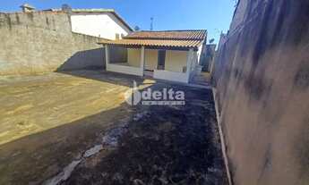 Imagem 2: Casa residencial com 2 quartos, disponível para locação no bairro Jardim Europa em Uberlân