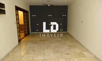 Imagem 5: QUADRA DA PRAIA EM RUA TRANQUILA E ARBORIZADA