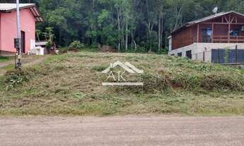 Imagem: Terreno plano no interior de Picada Café