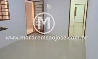 Imagem 5: Casa para Venda em São José dos Campos, Jardim Uirá, 2 dormitórios, 1 banheiro, 2 vagas