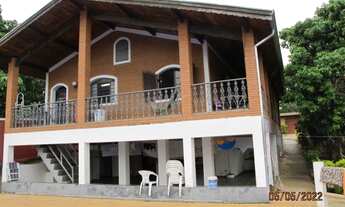 Imagem 5: Chácara para venda possui 302 metros quadrados com 3 quartos