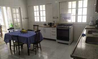 Imagem 2: Casa para venda possui 507 metros quadrados com 6 quartos em São Francisco - Niterói - RJ