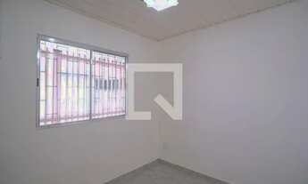 Imagem 2: Casa para Aluguel - Pinheirinho, 2 Quartos, 45 m2