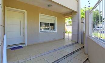 Imagem 3: Casa térrea de 2 dormitórios e 3 vagas de garagem na Vila Ipiranga em Porto Alegre