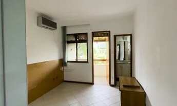 Imagem 3: Casa de condomínio para venda possui 150 metros quadrados com 4 quartos