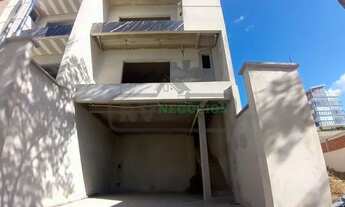 Imagem 3: )(- Excelente casa triplex de alto padrão possui 240 m² com 3 quartos em Recanto da Mata