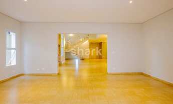 Imagem 6: Casa de condomínio para aluguel tem 525 metros quadrados com 4 quartos