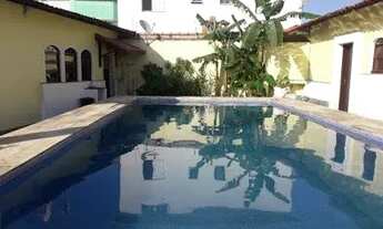 Imagem: Casa Grande com piscina perto da praia