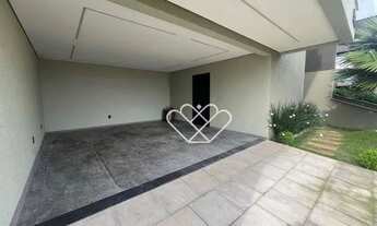 Imagem 6: Elegância e Conforto: Casa de Alto Padrão com Piscina no Cyrela Landscape Seminário