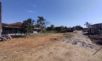 Imagem 2: 2007 Terreno amplo, aterrado, no Bairro Costeira, distante 1.000 metros da lagoa