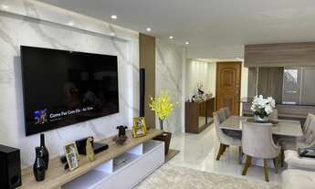 Imagem 2: Apartamento três quartos Ingá de frente para a praia, reformado, montado e decorado, vista