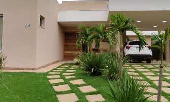 Imagem 1: Casa de condomínio para venda tem 236 metros quadrados com 4 quartos