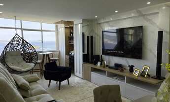 Imagem 6: Apartamento três quartos Ingá de frente para a praia, reformado, montado e decorado, vista