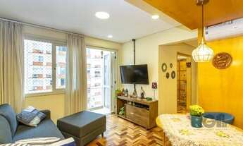 Imagem 1: Apartamento no Centro andar alto reformado de 2 dormitórios