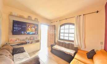 Imagem 4: Casa para venda tem 150 metros quadrados com 3 quartos em Novo Mundo - Curitiba - PR