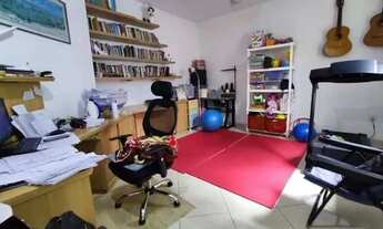 Imagem 3: Casa para venda tem 200 metros quadrados com 4 quartos em América - Joinville - SC