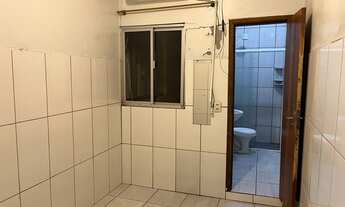 Imagem 2: Quitinete em Meia Praia - R$ 1.500,00