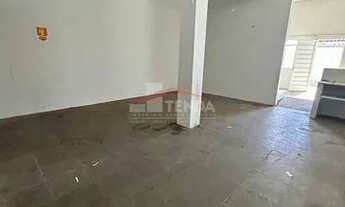 Imagem 2: Casa para aluguel possui 195 metros quadrados com 3 quartos em Vila Santa Terezinha - Fran