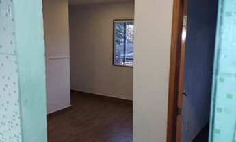 Imagem 2: Alugo imóvel ( não paga água e nem luz