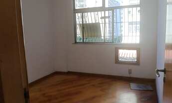 Imagem 5: Apto com ótimo preço, vazio, montado, c/2 qts, junto a praia, no Ingá