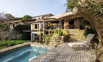 Imagem: Mansão na Praia da Ferradura