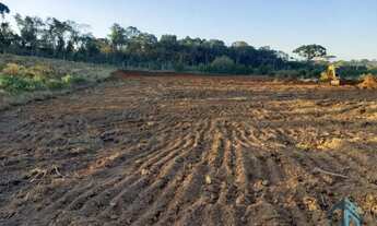 Imagem: Área localizada ao lado centro de Mandirituba