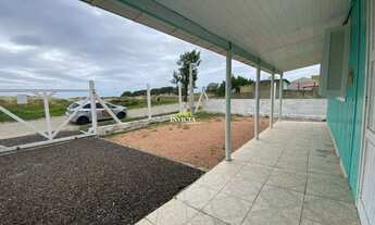 Imagem 3: Casa de madeira a beira mar Balneário Riviera