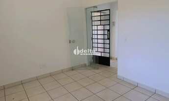 Imagem 5: Casa residencial com 3 quartos sendo 1 suíte disponível para locação no bairro Lidice em U