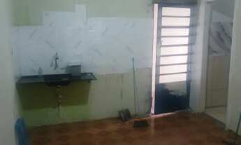 Imagem 2: Quartos com banheiro e pia