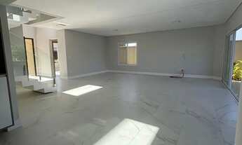 Imagem 2: Casa para aluguel possui 380 metros quadrados com 5 quartos