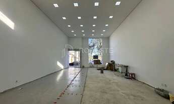 Imagem 6: Salão Comercial para Alugar na Vila dos Lavradores em Botucatu amplo com estacionamento