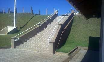 Imagem 2: Chácara à venda, Loteamento Recanto Guarujá, com ampla área de lazer e várias edificações