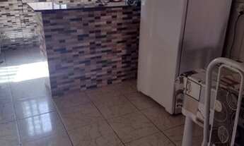 Imagem 3: Casa com garagem grande