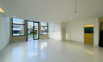 Imagem 3: Cond. Montenegro Boulevard - Casa Neoclássica - 5 Suítes - 448m² Priv. - 4 Vagas - 2 Varan