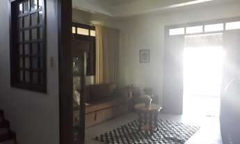 Imagem 5: Casa de condomínio para aluguel possui 450 metros quadrados com 5 quartos