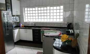 Imagem 5: Sobrado com 4 dormitórios à venda, 263 m² por R$ 800.000,00 - Parque Santo Antônio - Jacar