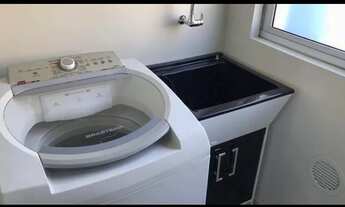 Imagem 4: Procuro menina para dividir apartamento