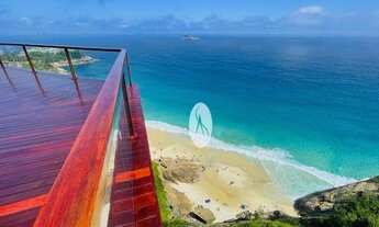 Imagem 6: Debruçada no mar com vista paradisíaca!!