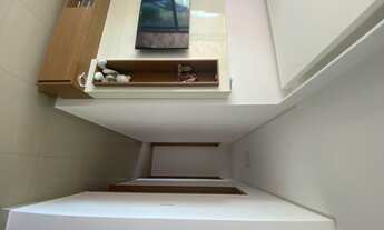 Imagem 4: Ak. Vendo apartamento no Edf Cyro Vidal, andar alto, nascente vista mar com 61m, 2 quartos